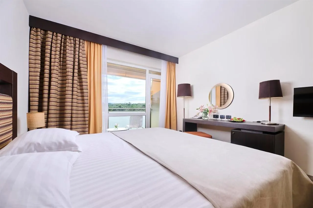 Hotel Garden Istra Plava Laguna Umago 4*,