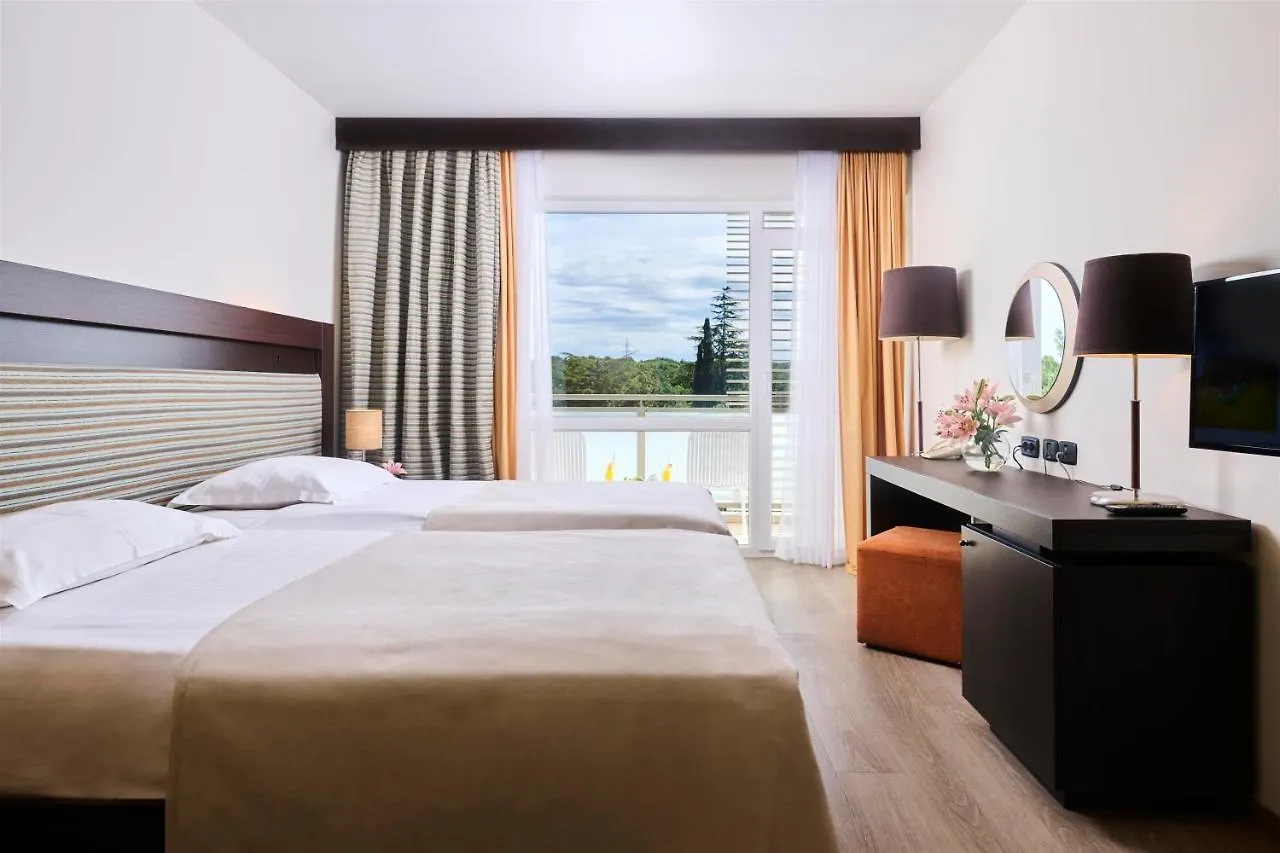 Hotel Garden Istra Plava Laguna Umago 4*,